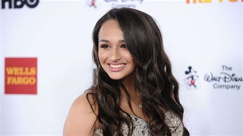 Trans teen Jazz Jennings rocks one.